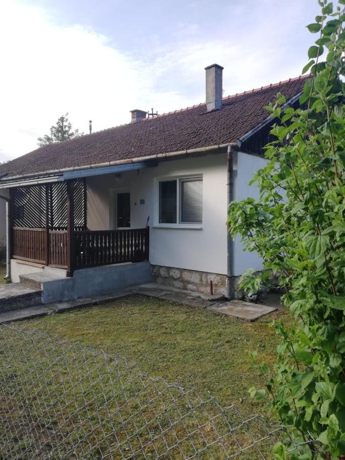 Вилла Vikendica Iva Перучац Экстерьер фото